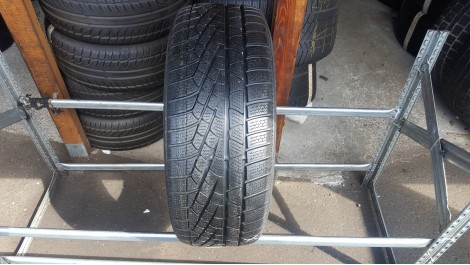 Pirelli SOTTOZERO Winter 210 apie 7mm , Žieminės