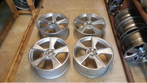 Audi ET33 J9 R20 5X112mm , Audi