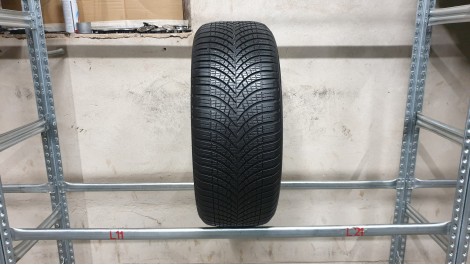 Goodyear Vector 4 Seasons apie 8mm , Universalios