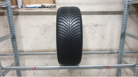 Goodyear Vector 4 Seasons apie 8mm , Universalios