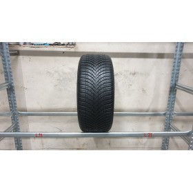 Goodyear Vector 4 Seasons apie 7mm , Universalios<span>215/40 R18</span>