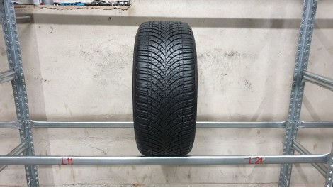 Goodyear Vector 4 Seasons apie 7mm , Universalios