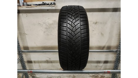 Goodyear UltraGripPerformance apie 8mm , Žieminės